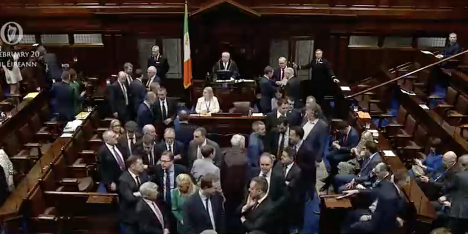 Taoiseach ar bith tofa agus an Dáil curtha ar athlá
