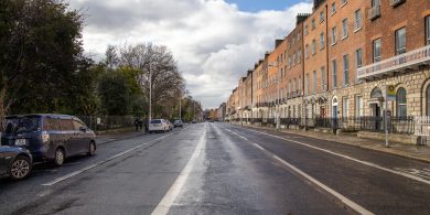 11 duine eile a raibh Covid-19 orthu básaithe, 87% d’othair tagtha chucu féin