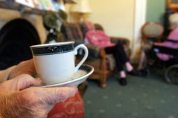 Sampla eile é scannal na dtithe altranais de chóras lofa