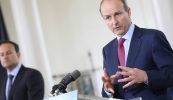 Bíonn dhá insint ar gach scéal – ceann an Tánaiste agus ceann an Taoisigh