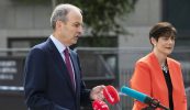 Ní haon chabhair do pháistí le riachtanais bhreise clamhsán an Rialtais