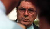 Nuair a tháinig John Hume go hOllscoil na Banríona, thuig mé gur i láthair ceannaire agus fáidh a bhí mé