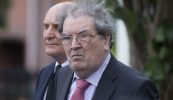 Bhlais John Hume ‘den tsíocháin’ é féin i nGaeltacht Dhún na nGall