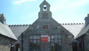 ‘Céim mhór athbheochana’ – tacaíocht rialtais faighte ag Scoil Ghaeilge Mhanann