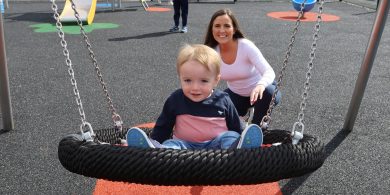 GAILEARAÍ: Spraoi is spórt ag páistí agus páirc spraoi nua oscailte ar An Spidéal