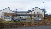 Cosc ar chuairteoirí i dteach altranais Gaeltachta mar gheall ar ardú ar líon na gcásanna Covid-19 sa cheantar