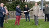 Dealbh de Mháirtín Uí Chadhain le cur suas ina bhaile dúchais