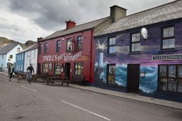 Cead le tabhairt do thithe tábhairne oscailt ar an 21 Meán Fómhair