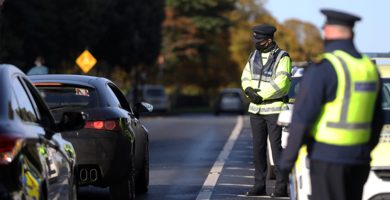 Seacht mbás eile fógartha inniu agus 15,000 cás nua deimhnithe le coicís anuas