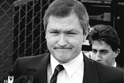 35 bliain de cheilt agus cinsireacht, stocaireacht agus geallúintí – cás Pat Finucane