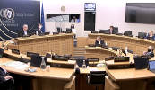 Ceannasaí nuachta RTÉ le hiarraidh os comhair Choiste Oireachtais na Gaeilge chun ciorruithe Nuacht TG4 a phlé