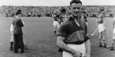 Slán fágtha ag beirt de laochra móra na hiomána leis an saol seo