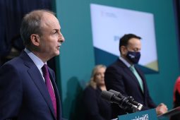 An Rialtas le síneadh a chur le srianta dianghlasála go dtí an 5 Márta