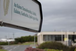 Roinn na Gaeltachta dúnta de dheasca fadhb luchóg