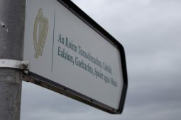 Scéal faoi sheirbhísí i nGaeilge do mhuintir na Gaeltachta le fógairt ‘go gairid’ ag an Roinn