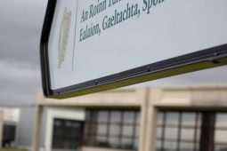 Gearán faoi eolas ‘míchruinn’ in athbhreithniú pleanála teanga á bhreithniú ag Roinn na Gaeltachta