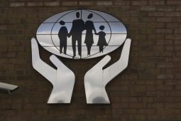 Gluaiseacht na gComhar Creidmheasa – léiriú ar an trust faoin tuath