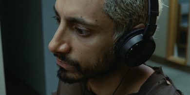 Taispeántas iontach ó Riz Ahmed i saothar teanntásach