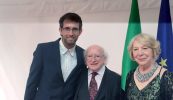 ‘Osclaíonn aon teanga doirse’ – an Gaeilgeoir in Ambasáid na Gearmáine