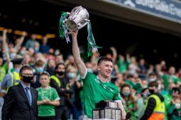 Cuma na maitheasa ar Luimneach, fiú gan a laoch agus a gceannaire Declan Hannon