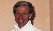 Tá cuimhne agam fós ar an teannas ag Coiste Cróinéara an Athar Niall Molloy