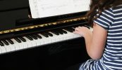 Comórtas d’amhráin nuachumtha Ghaeilge fógartha ag Oireachtas na Gaeilge