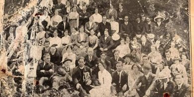 Stair na tíre i gcárta poist a seoladh sa Spidéal i 1916