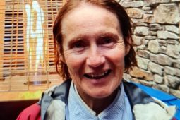 Neasa Hegarty, bean Ghaeltachta a bhí ar iarraidh ó inné, slán sábháilte