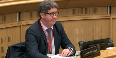 Meath ‘níos measa’ i ndán don oideachas lán-Ghaeilge gan athrú polasaí