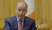 Amhras ar an Taoiseach faoi ‘dháiríreacht’ daoine a bhíonn ag plé a dtarlódh do stádas na Gaeilge in Éirinn Aontaithe