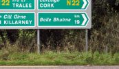 Easpa suime a d’fhág gur daoine ‘nár spéis leo an Ghaeilge a fhoghlaim ná a labhairt’ a fuair tithe sa Ghaeltacht