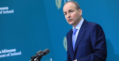 Plean turasóireachta don Ghaeltacht, tionól náisiúnta na n-óg agus filleadh Scéim na mBóithre Áise