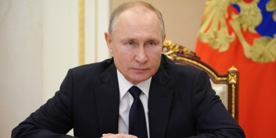 Ionghabháil déanta ag Putin ar cheithre réigiún de chuid na hÚcráine