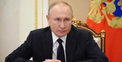 Bua do Putin sa Rúis, tubaiste do Merz sa nGearmáin