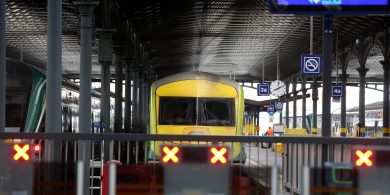 Seo linn ar thuras traenach mór trasna na tíre, ó Ghaillimh go Baile Átha Cliath
