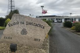 Raidió na Gaeltachta le deireadh a chur le fógraí Gaeilge ‘dothuigthe’