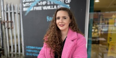 Cúrsa saor in aisce le reáchtáil chun mná a mhealladh i dtreo na craoltóireachta Gaeilge