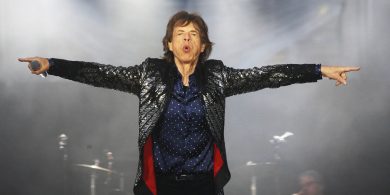 Mick Jagger – go maire sé an céad is bliain chun aithrí