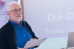 ‘Gadaíocht chultúrtha is ea Ceathrú Ghaeltachta a thabhairt ar cheantar Bhóthar na bhFál’ – Ó hÉallaithe