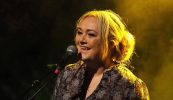 ‘Bhí ‘Mín na Craoibhe’ iontach pearsanta dom agus ní raibh mé ag iarraidh ceol ó amhrán eile a chur leis’