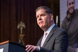 Gradaim cheannaireachta do Joe Biden agus Marty Walsh i mBoston