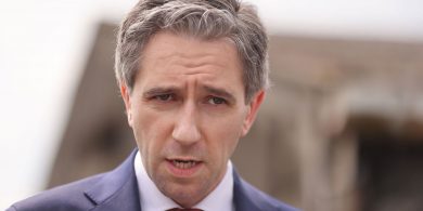 Fear as Conamara ciontach as bagairt a dhéanamh ar an Tánaiste