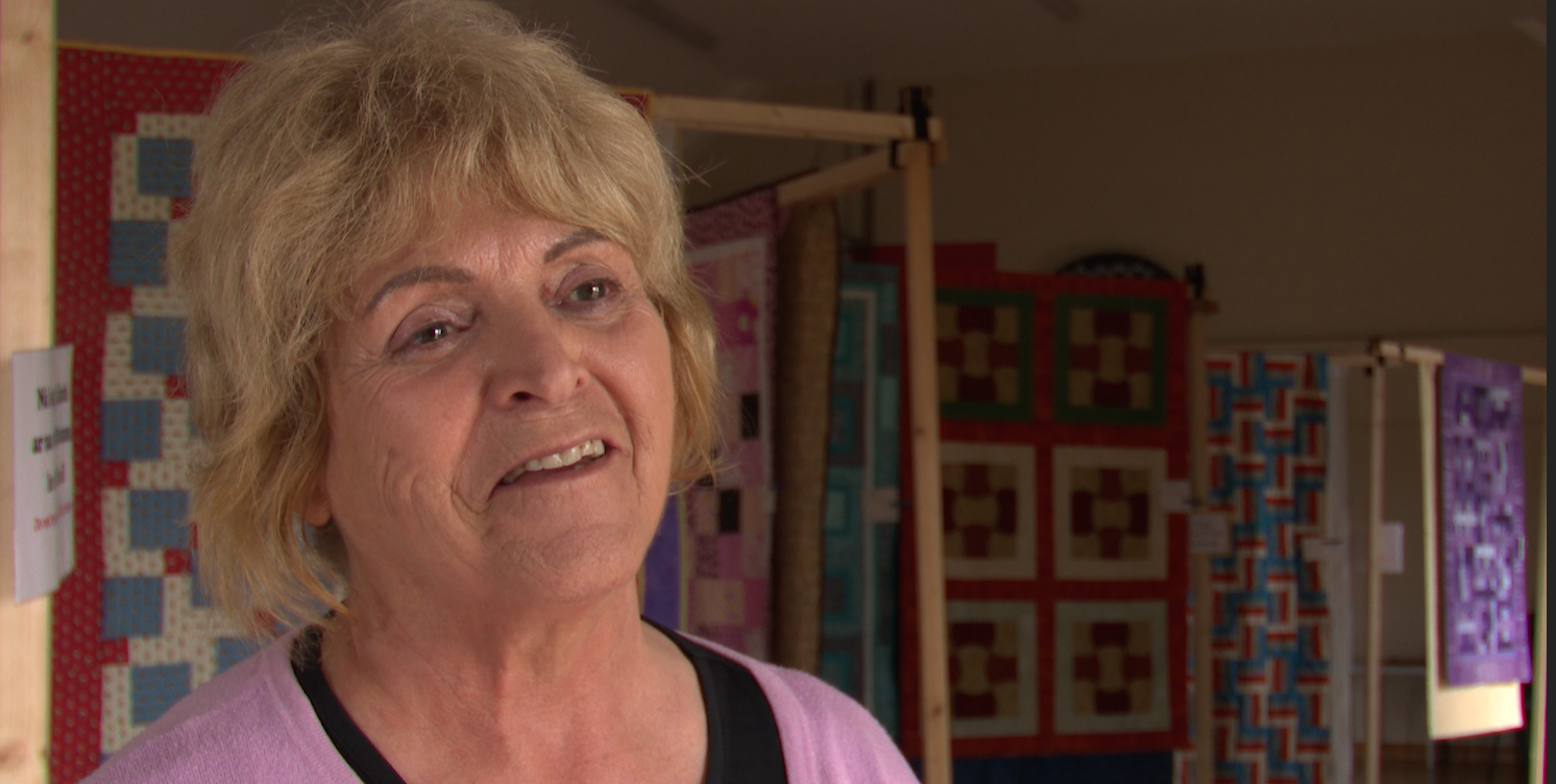 FISEÁN: ‘Tá an chuilteáil iontach do do shláinte’ – taispeántas cuilteanna mhná Chonamara