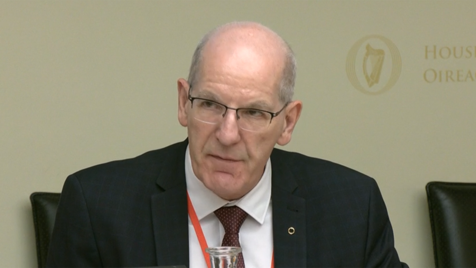Srian ar bhunú líonraí Gaeilge ó thuaidh de dheasca easpa tacaíochta –Foras na Gaeilge