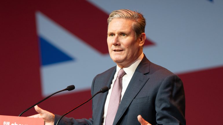 Rialtas na Breataine in anchaoi, beag is fiú déanta de choireanna in aghaidh cailíní