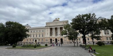 Chun Úcráinis a fhoghlaim agus abhainn an Dnipro a fheiceáil a chuaigh mé ar saoire go dtí tír atá i lár cogaidh