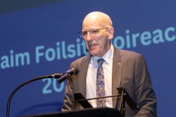 ‘In am’ ag Rialtas na hÉireann an Ghaeilge in Éirinn Aontaithe a chur ‘ar an gclár oibre’ – Foras na Gaeilge