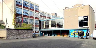 Údar dóchais do Ghaelcholáiste Synge go bhfuil campa samhraidh Gaeilge nua lán