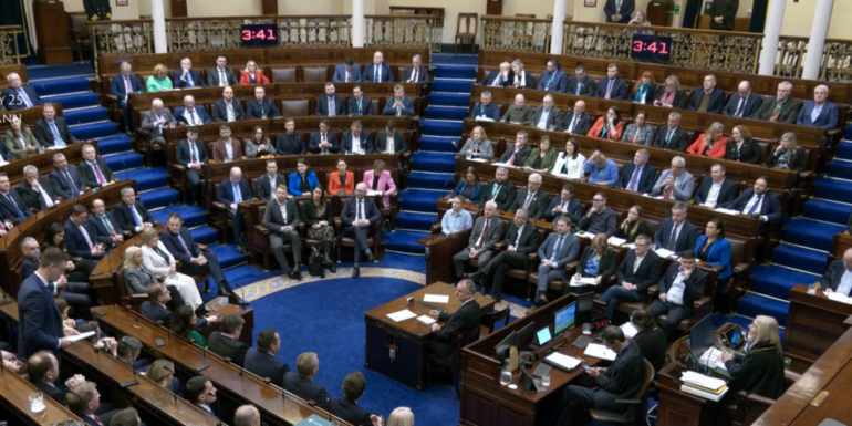 Spreag scéal míchruinn ar na meáin shóisialta áibhéil as cuimse ar feadh dhá lá i dTeach Laighean