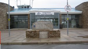 Seirbhís aeir Dhún na nGall á cur ar ais mar a bhí ar an mhí seo chugainn